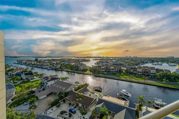 5950 Pelican Bay Plaza S #PH - 2D, GULFPORT, FL 33707