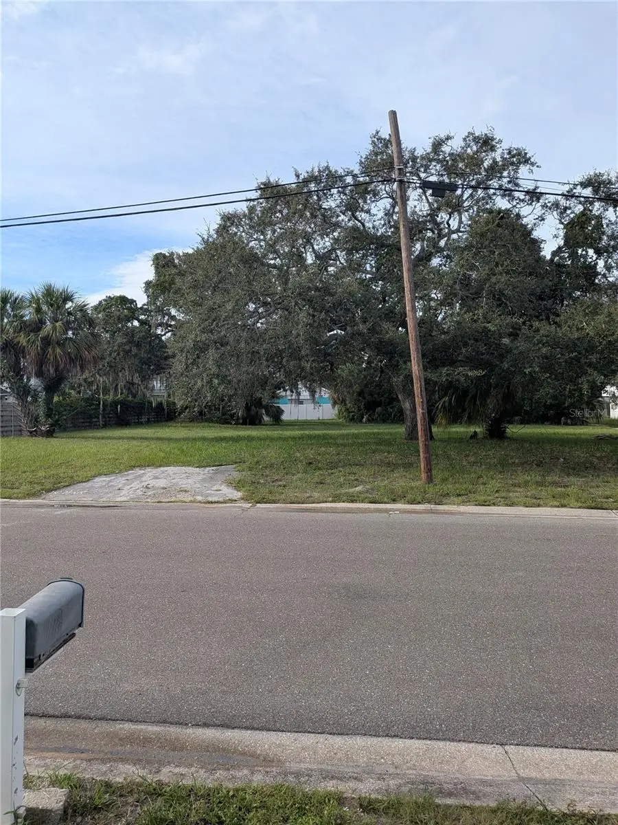 731 36th Avenue S, Saint Petersburg, FL 33705 - Image #2