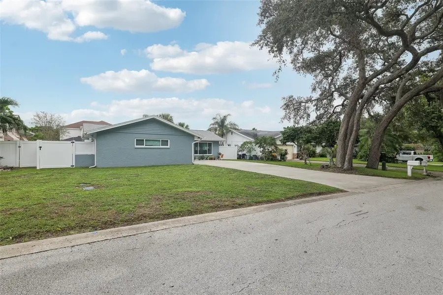 1004 Peninsula Avenue, Tarpon Springs, FL 34689 - Image #2