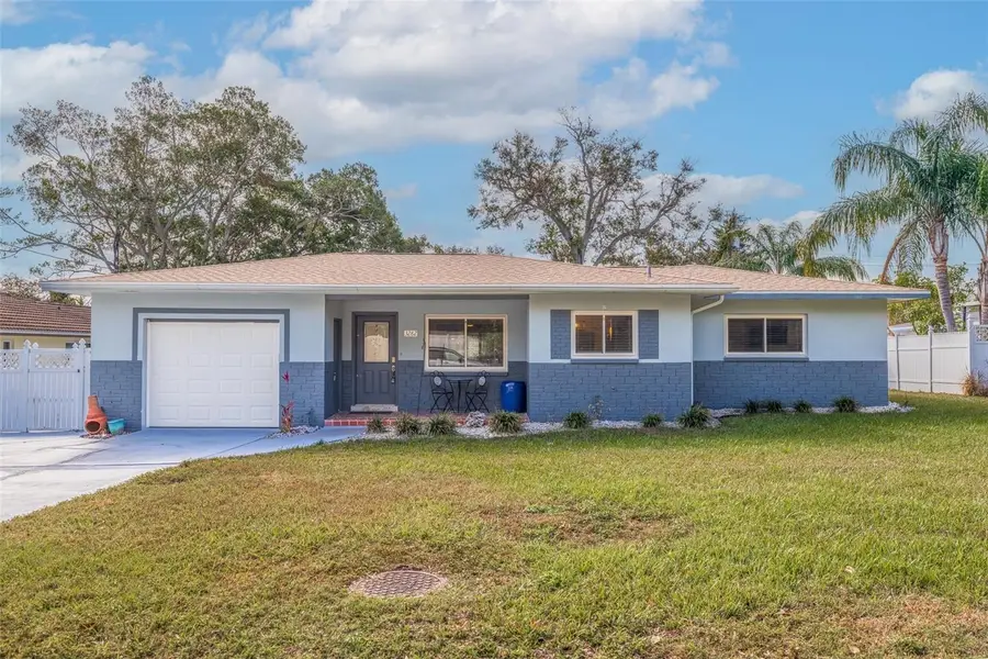 3282 Honeysuckle Road, Largo, FL 33770 - Image #2