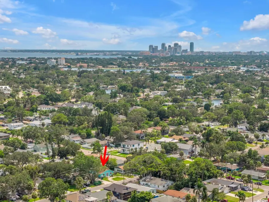 1820 Montana Avenue Ne, Saint Petersburg, FL 33703 - Image #2