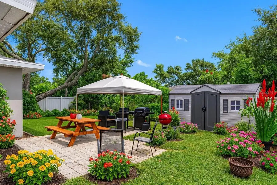 237 Mineola Drive E, Belleair Bluffs, FL 33770 - Image #3