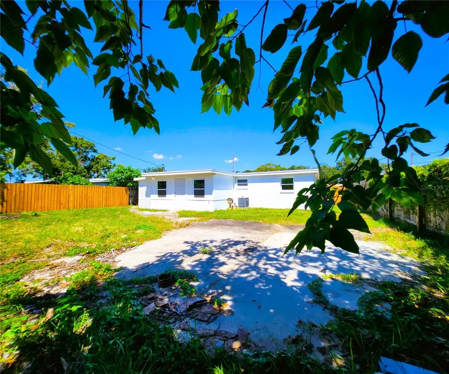 8562 94th Avenue, Seminole, FL 33777 - Image #2