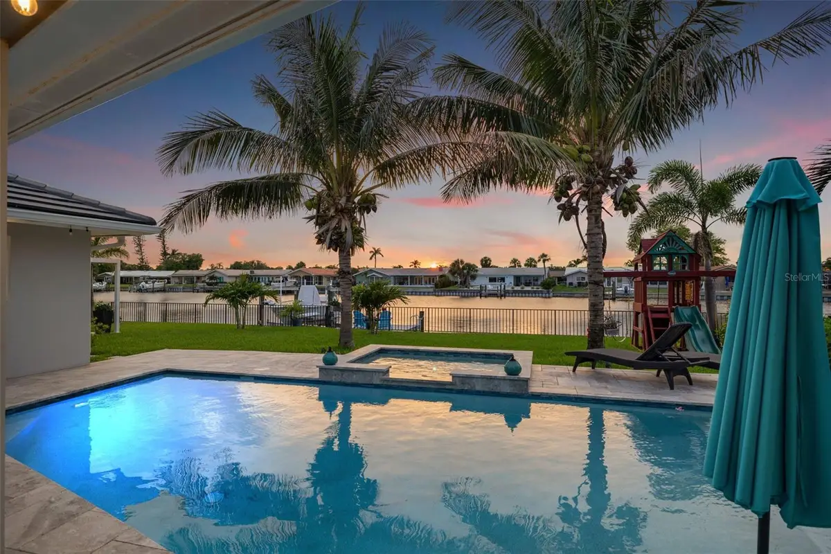 4748 Overlook Drive Ne, Saint Petersburg, FL 33703 - Image #1