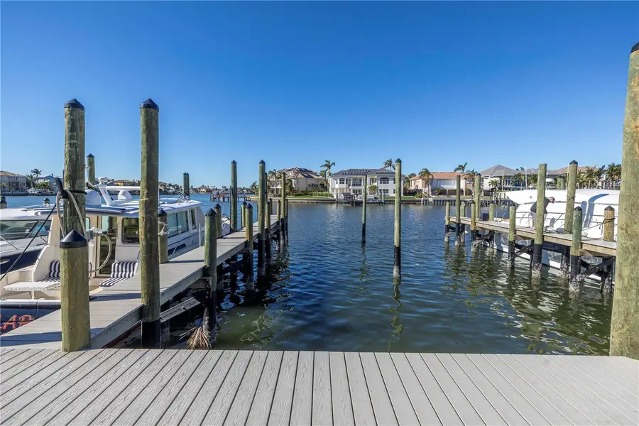 2795 Kipps Colony Drive S #305, Saint Petersburg, FL 33707 - Image #3