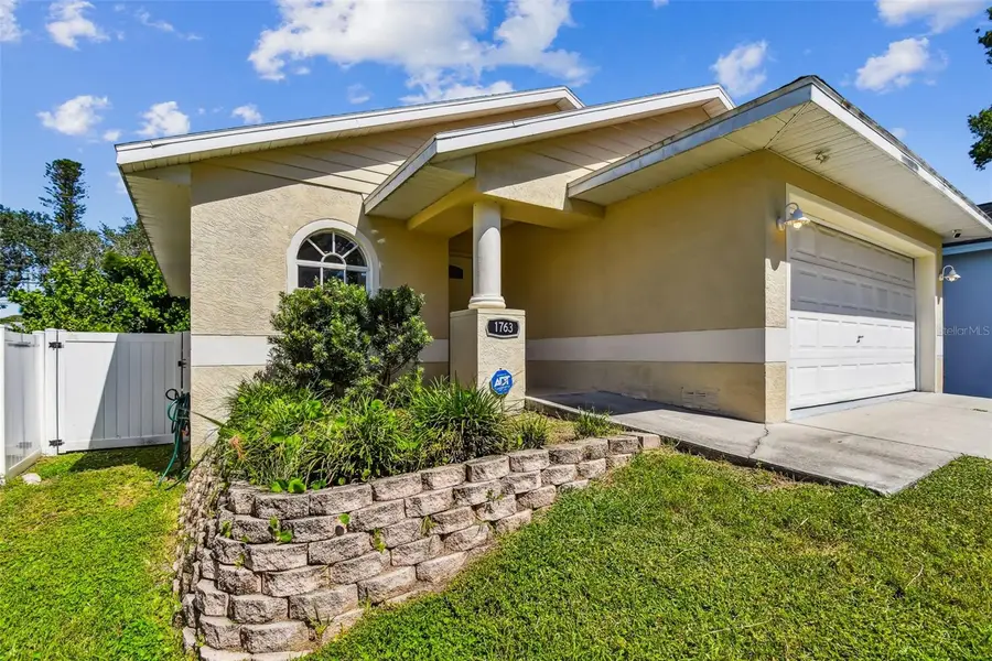 1763 Montana Avenue Ne, Saint Petersburg, FL 33703 - Image #2