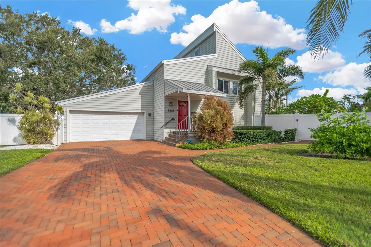 3601 Coquina Key Drive Se, Saint Petersburg, FL 33705 - Image #1