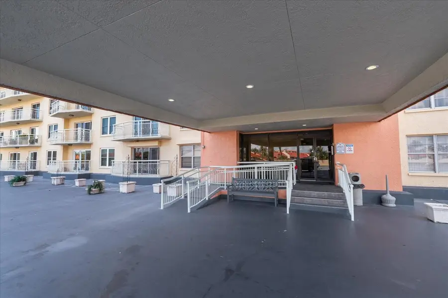 4900 Brittany Drive S #706, Saint Petersburg, FL 33715 - Image #3