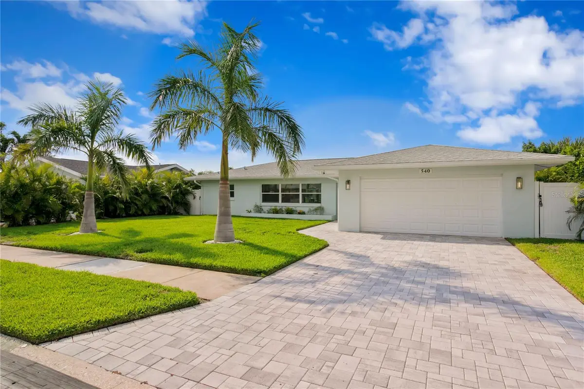 540 Dolphin Avenue Se, Saint Petersburg, FL 33705 - Image #1