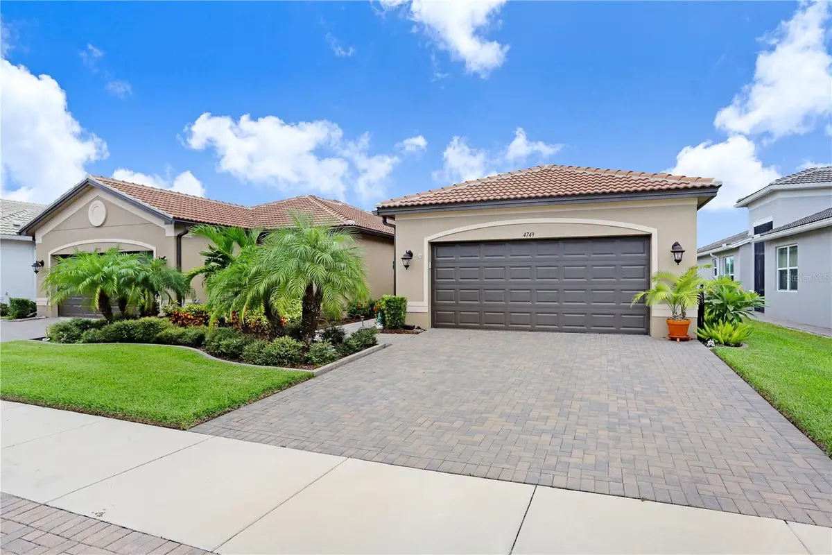 4749 Avila Lakes Drive, Wimauma, FL 33598 - Image #1