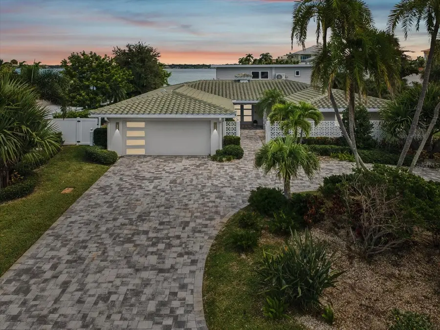 12375 7th Street E, Treasure Island, FL 33706 - Image #2