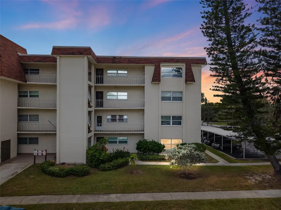 209 NE Lincoln Circle N #109, Saint Petersburg, FL 33702 - Image #2