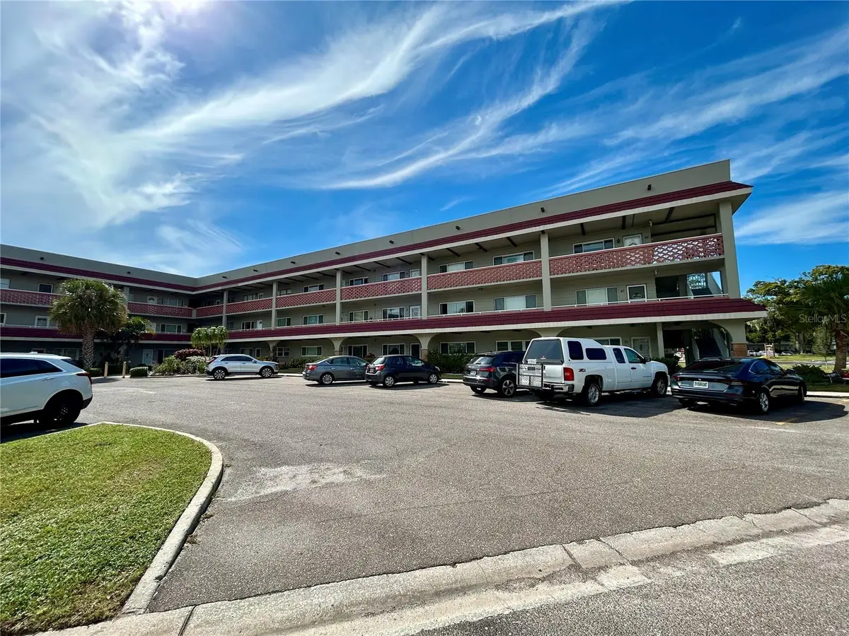2072 Australia Way W #32, Clearwater, FL 33763 - Image #1