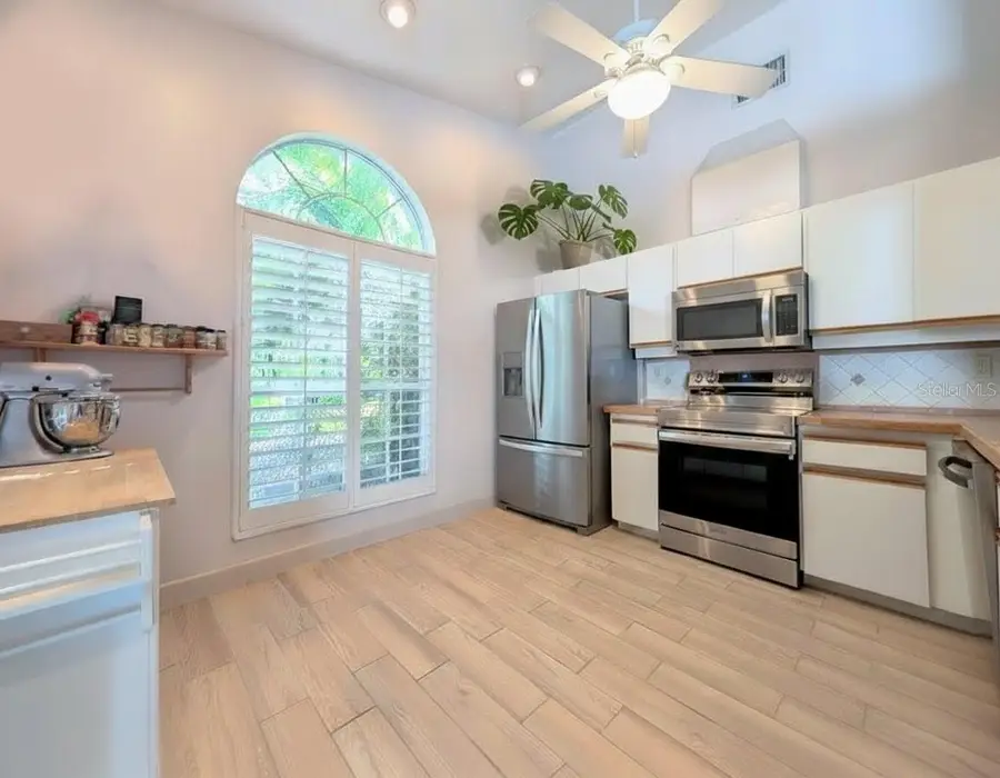 11469 Oakhurst Road, Largo, FL 33774 - Image #3