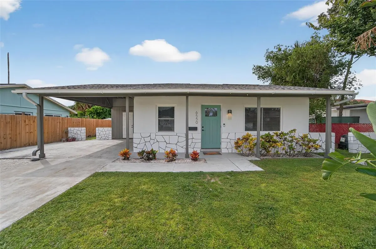 6550 S West Shore Circle, Tampa, FL 33616 - Image #1