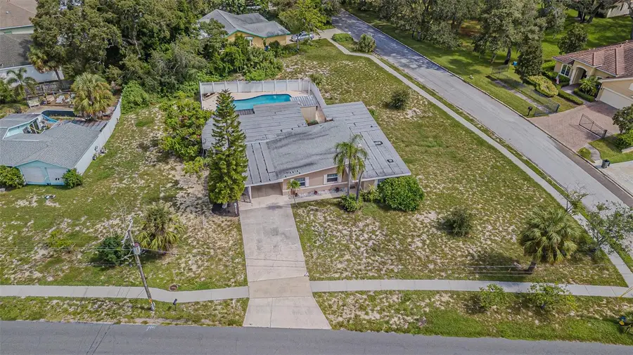 912 Riverside Drive, Tarpon Springs, FL 34689 - Image #2