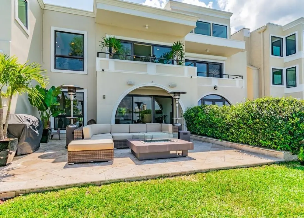 2813 W Hawthorne Road #2813, Tampa, FL 33611 - Image #1