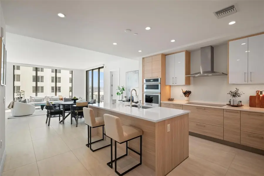 301 1st Street S #807, Saint Petersburg, FL 33701 - Image #2