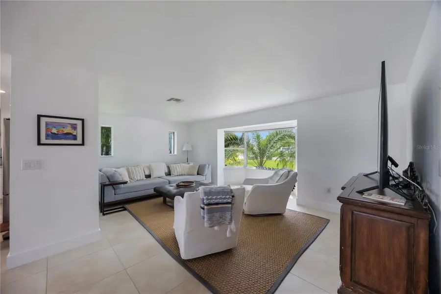 162 174th Terrace Drive E, Redington Shores, FL 33708 - Image #2
