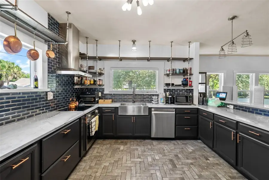 1207 9th Avenue N, Saint Petersburg, FL 33705 - Image #2