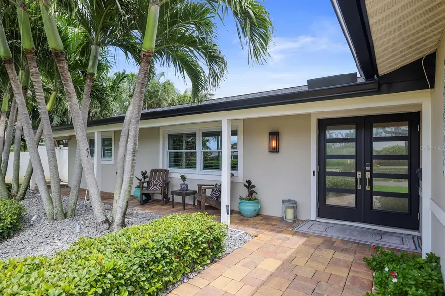 1220 81st Street S, Saint Petersburg, FL 33707 - Image #2