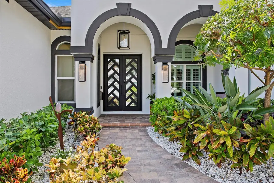 224 Toledo Way Ne, Saint Petersburg, FL 33704 - Image #2