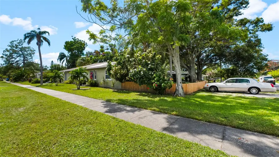 1401 52nd Street S, Gulfport, FL 33707 - Image #2