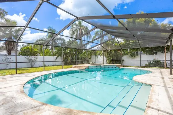 1623 Shady Leaf Drive, VALRICO, FL 33596