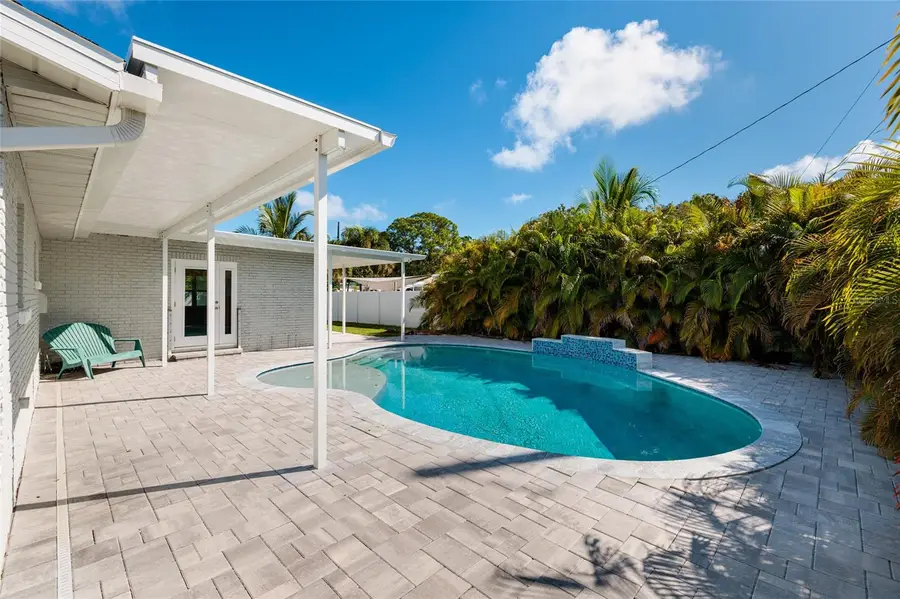 8801 Sunlit Cove Drive Ne, Saint Petersburg, FL 33702 - Image #3