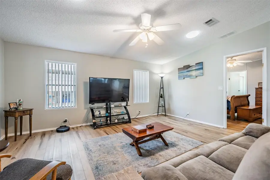 37630 Landis Avenue, Zephyrhills, FL 33541 - Image #2