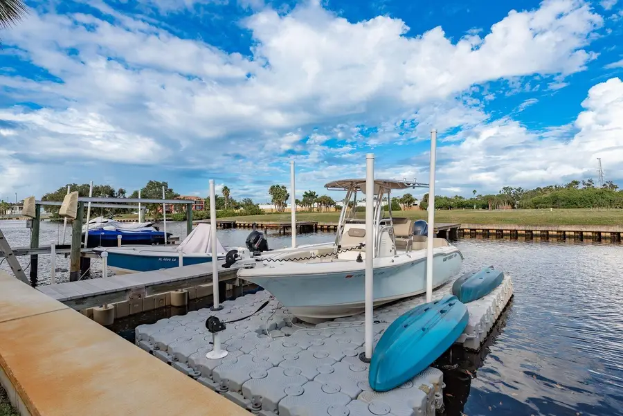 200 Meres Boulevard #20, Tarpon Springs, FL 34689 - Image #2