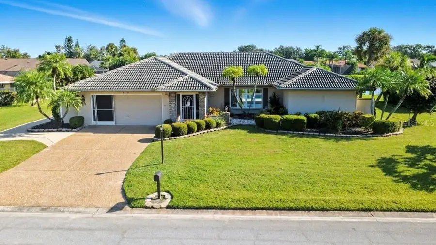 6994 Country Lakes Circle, Sarasota, FL 34243 - Image #3