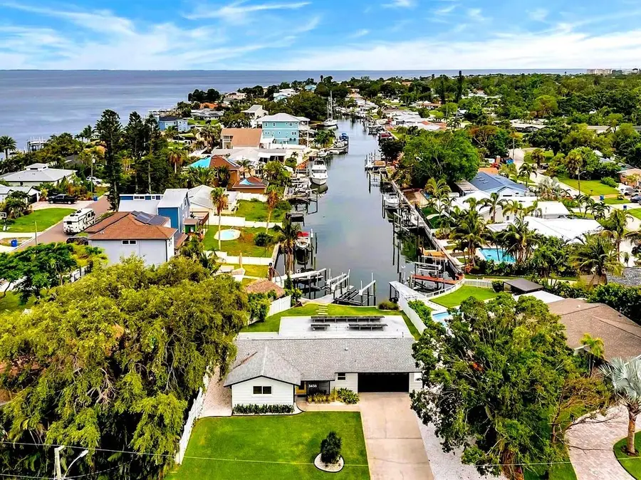 3436 Manatee Drive Se, Saint Petersburg, FL 33705 - Image #2