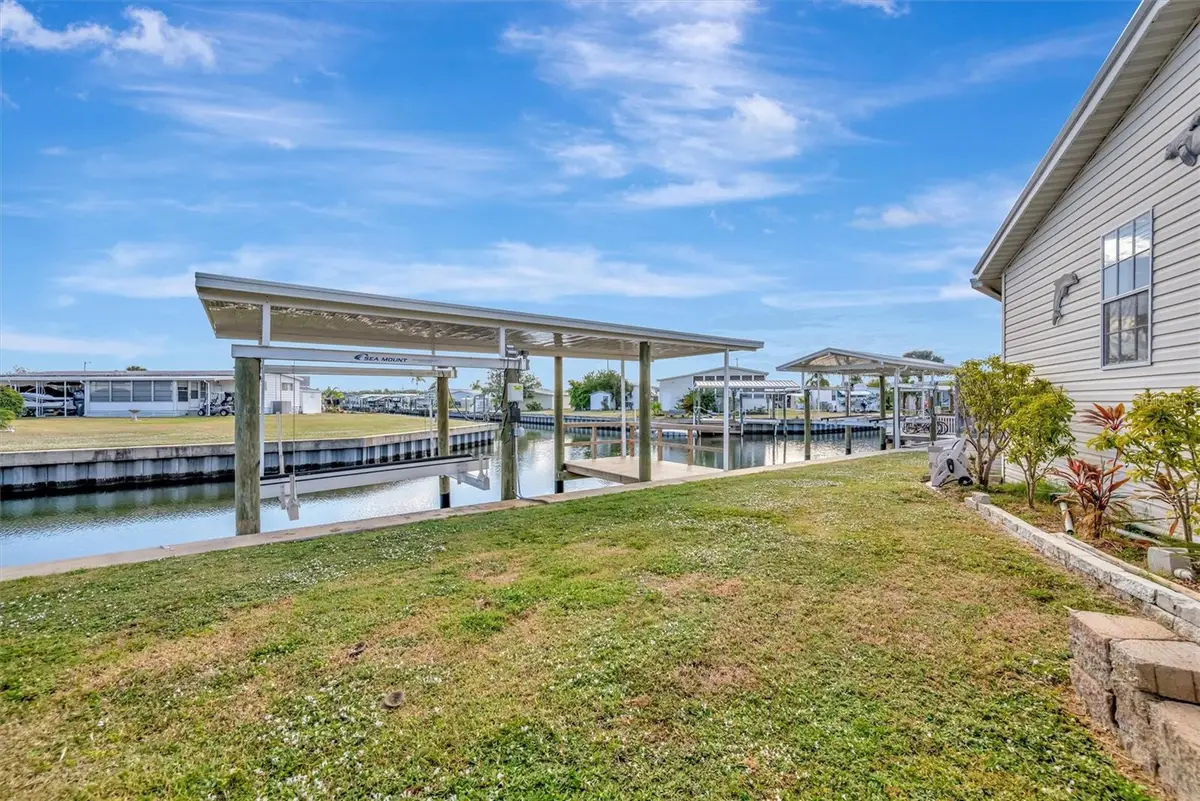 142 S Saint Thomas Circle, Apollo Beach, FL 33572 - Image #1