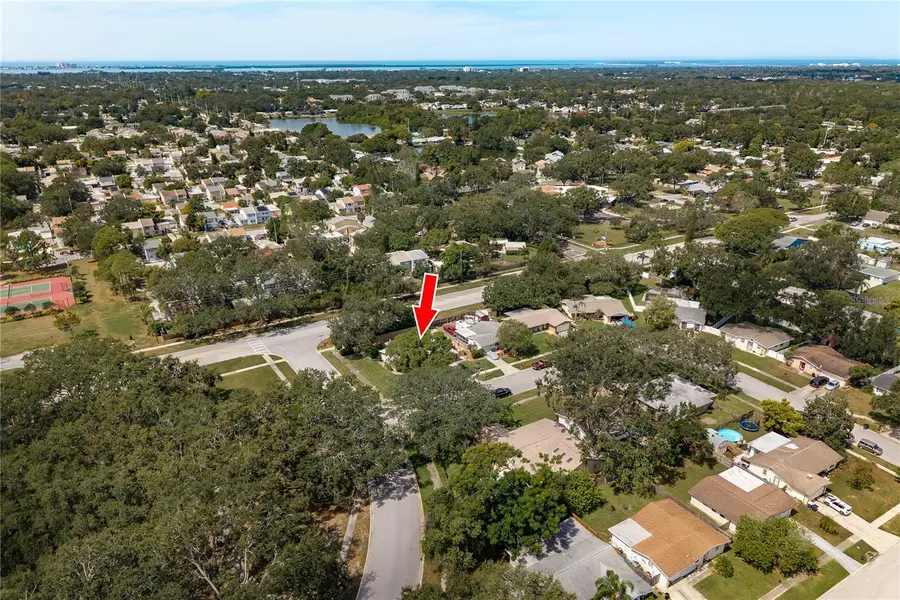 2060 Butternut Circle W, Clearwater, FL 33763 - Image #2