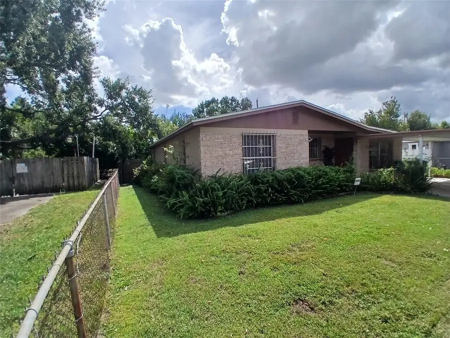 4522 W Henry Avenue, Tampa, FL 33614 - Image #3