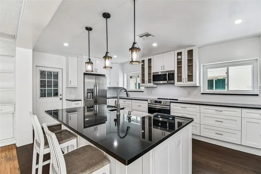 642 Geneva Place, Tampa, FL 33606 - Image #3