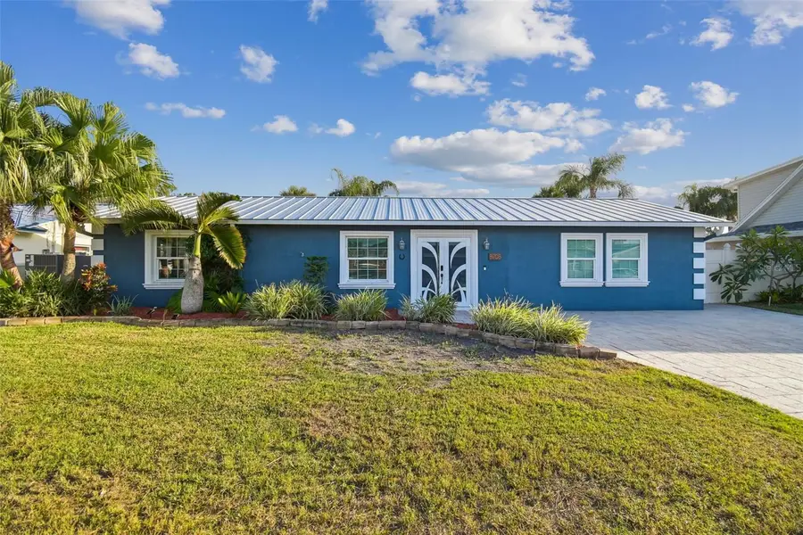 8708 Thornwood Lane, Tampa, FL 33615 - #2