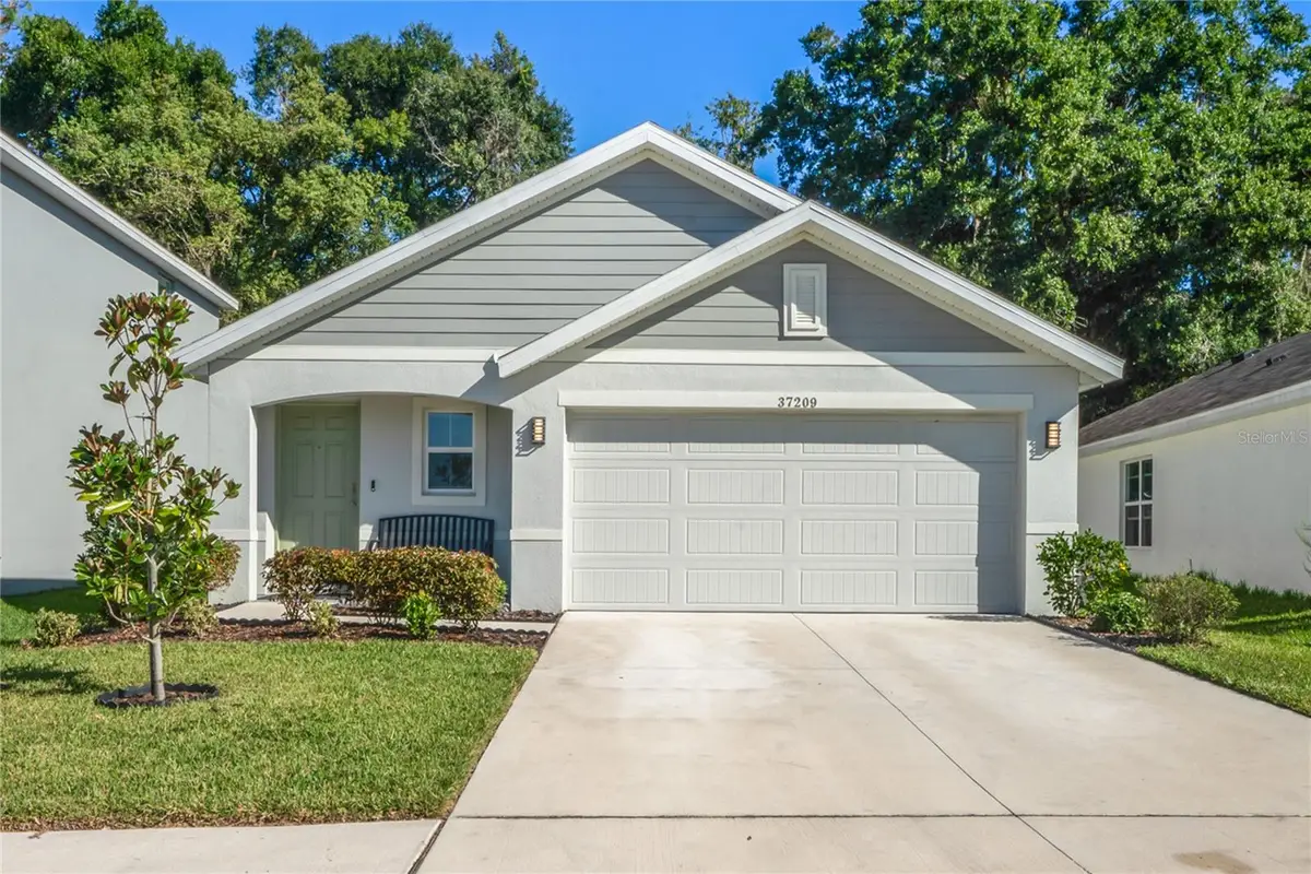 37209 Kings Crown Drive, Zephyrhills, FL 33541 - Image #1