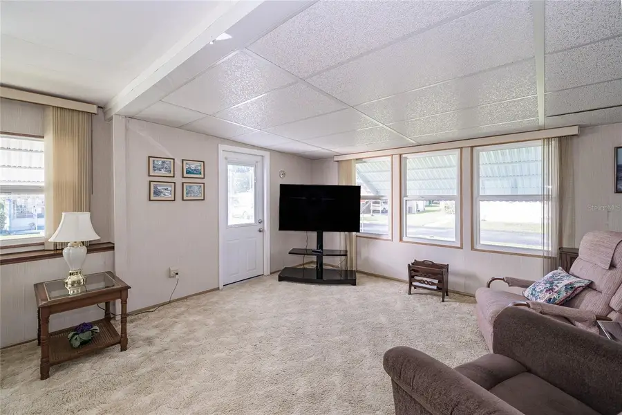 37249 Hammond Drive, Zephyrhills, FL 33541 - Image #3