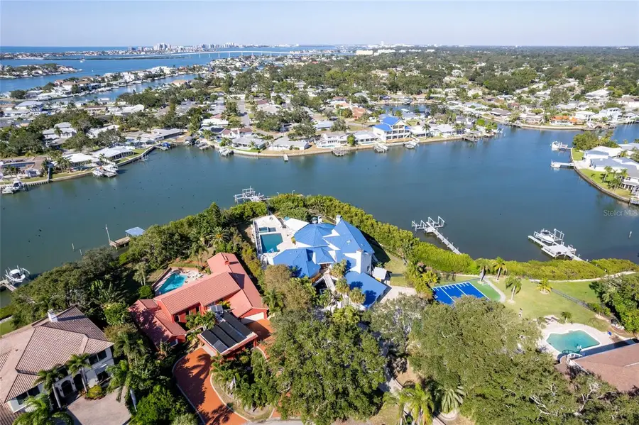 2268 Kings Point Drive, Largo, FL 33774 - Image #2