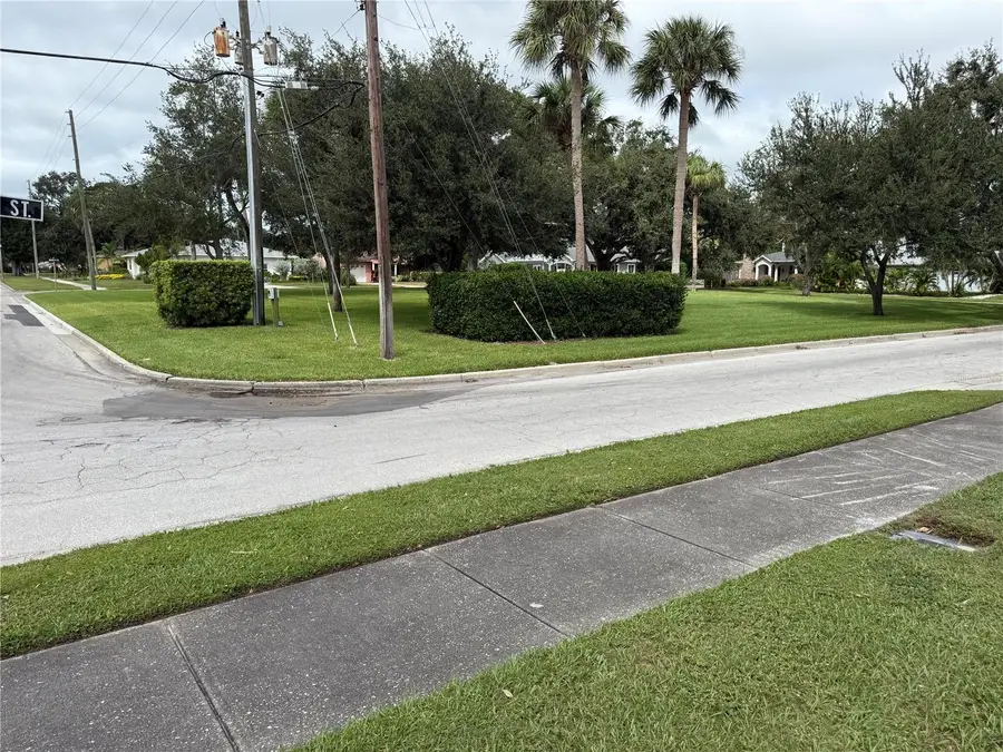 1015 Varona Street, Belleair, FL 33756 - Image #2