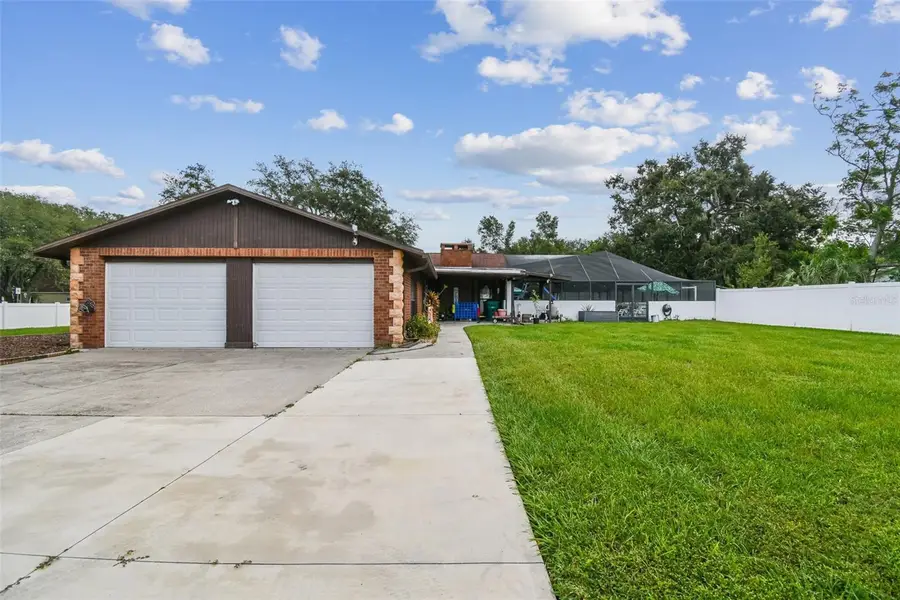 39501 Meadowood Loop, Zephyrhills, FL 33542 - Image #3