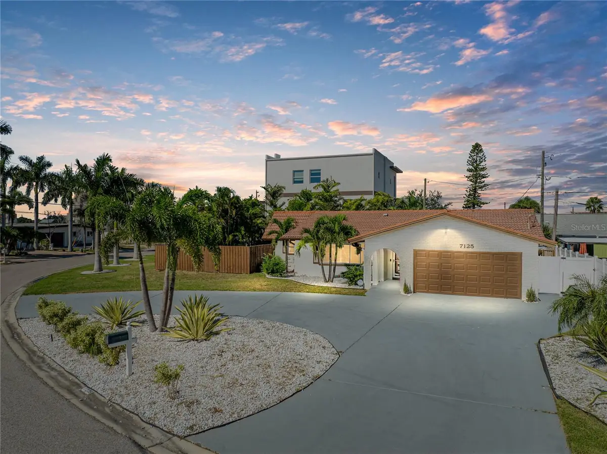 7125 S Shore Drive S, South Pasadena, FL 33707 - Image #1