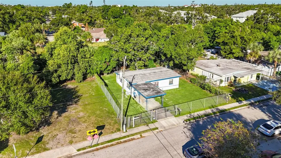 2105 Leon Avenue, Sarasota, FL 34234 - Image #3
