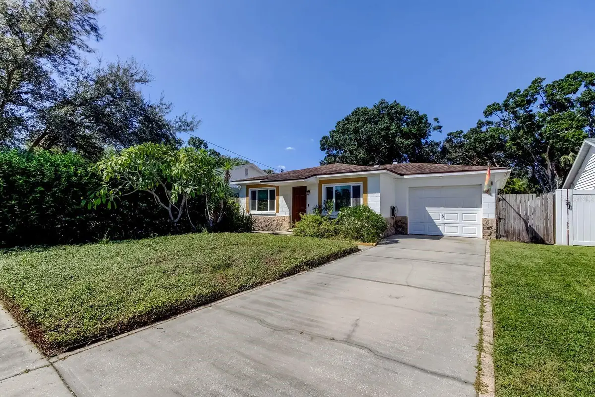 212 Washington Avenue, Oldsmar, FL 34677 - Image #1