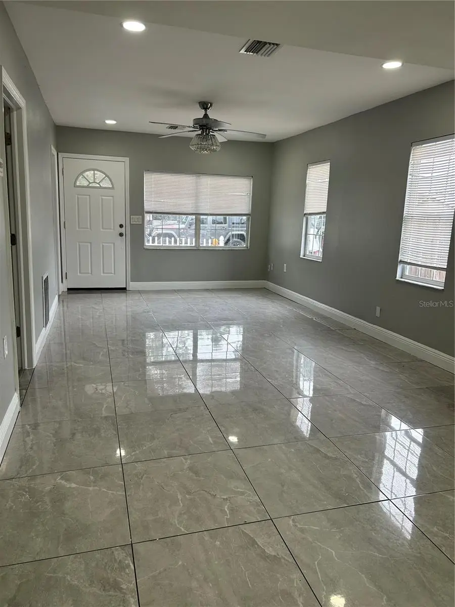108 E 130th Avenue, Tampa, FL 33612 - Image #3