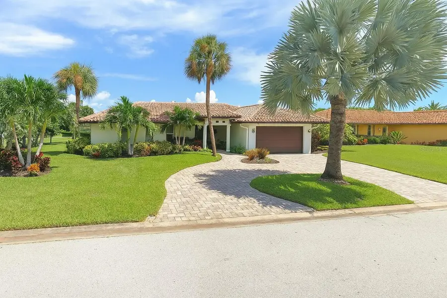 1998 Kansas Avenue Ne, Saint Petersburg, FL 33703 - Image #2