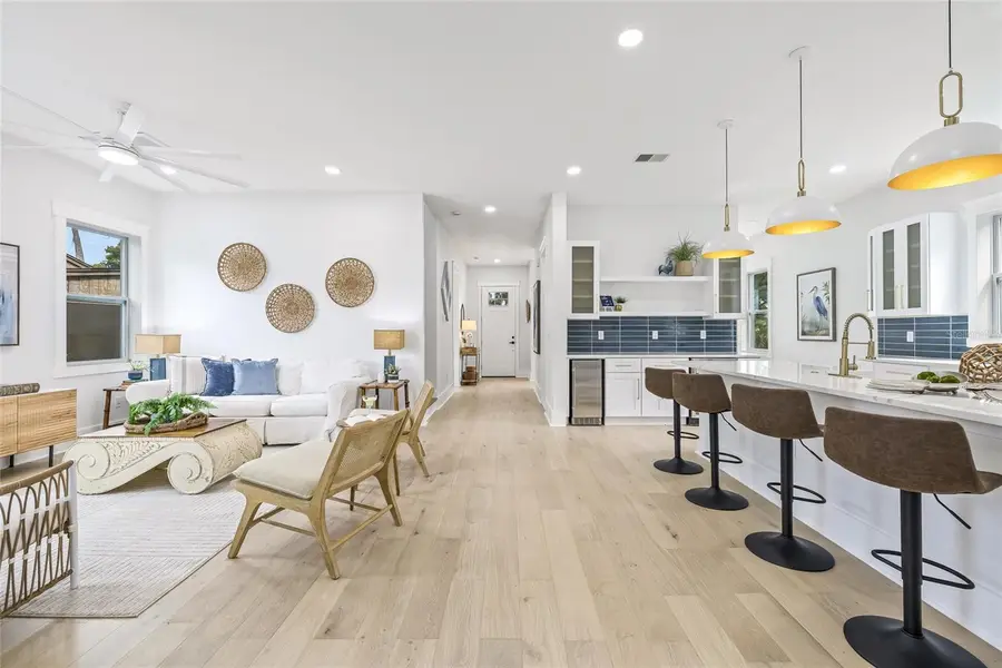 726 52nd Avenue N, Saint Petersburg, FL 33703 - Image #2