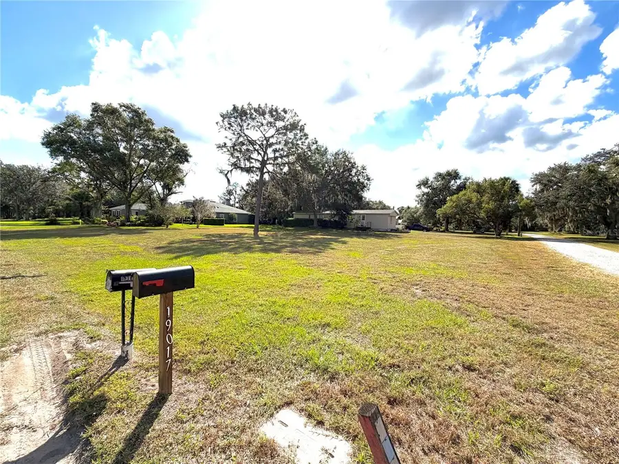19017 Red Bird Lane, Lithia, FL 33547 - Image #2